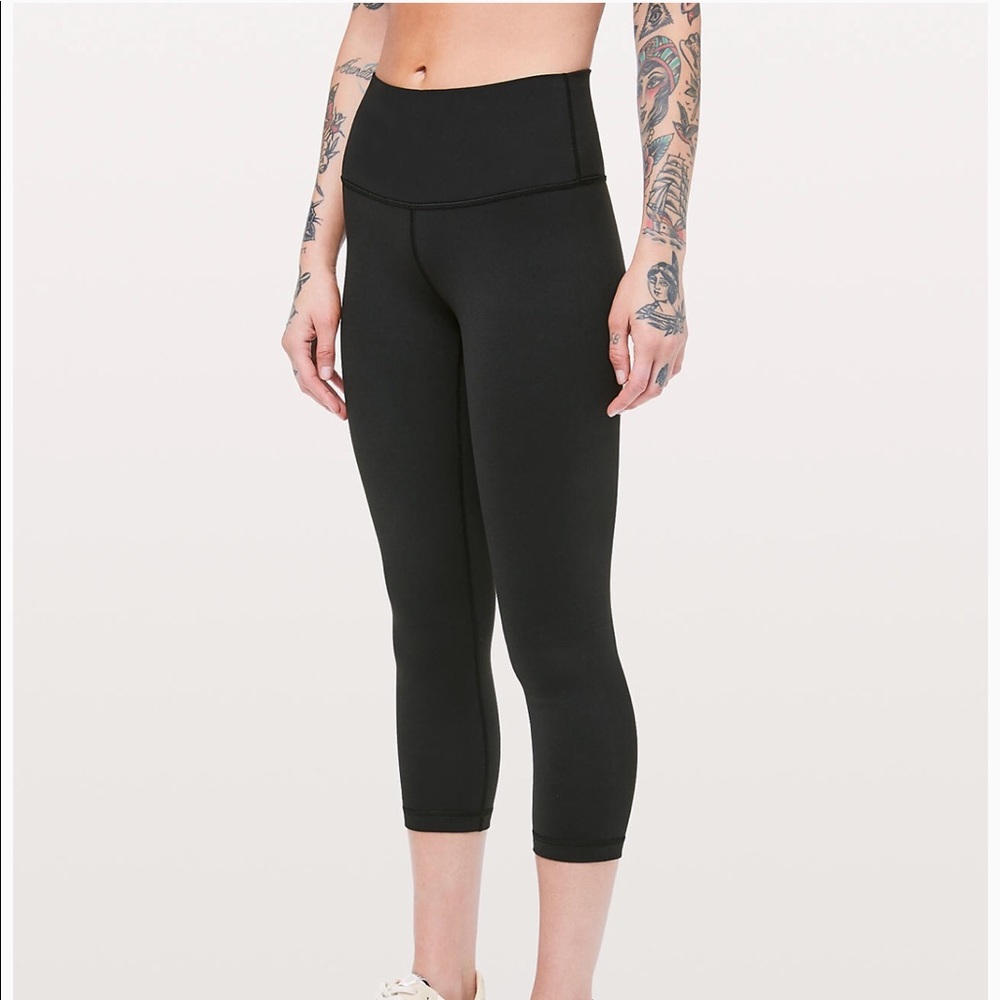 NWOT Lululemon Wunder Under 21” Crop Black Size 4